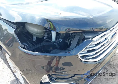 2022 Ford Edge Titanium z USA, uszkodzony, nr VIN 2FMPK4K94NBB05850